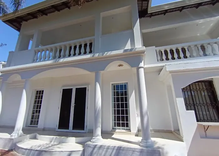 The Rose On Fairway Villa